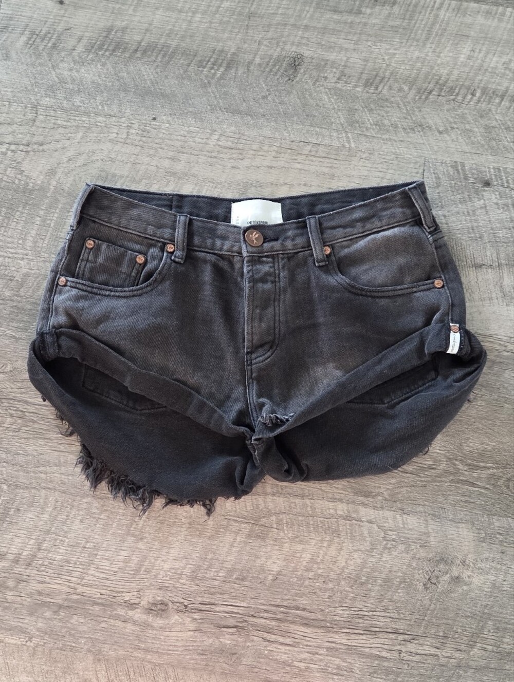 One Teaspoon Bandits Washed Black Denim Shorts.